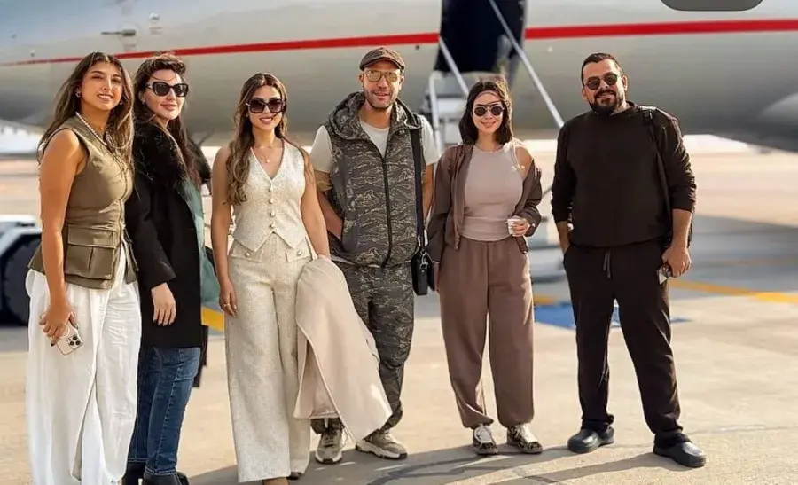 منذر رياحنة يشارك متابعيه كواليس رحلة تصوير الكينج الخارجية ويطالبهم بتوقع البلد