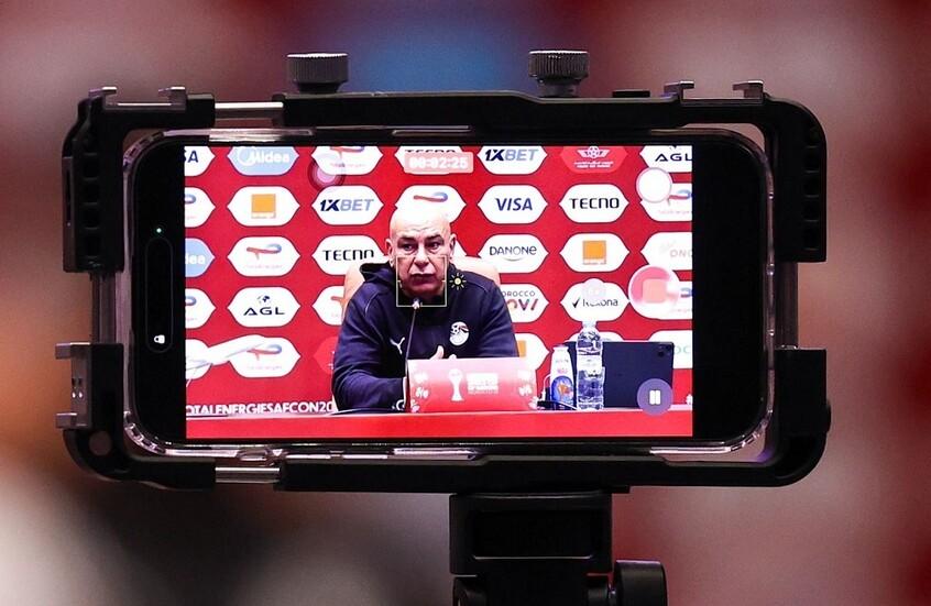 مفاجأة.. انسحاب البعثة الإعلامية المصرية من المؤتمر الصحافي لمدرب المنتخب حسام حسن