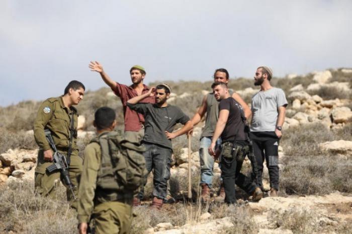 مستعمرون يهاجمون منزلًا في قصرة جنوب نابلس