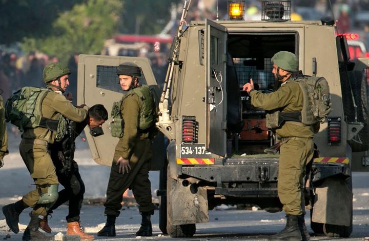 بينهم خمس سيدات.. الاحتلال يعتقل 25 مواطناً من الضفة والقدس