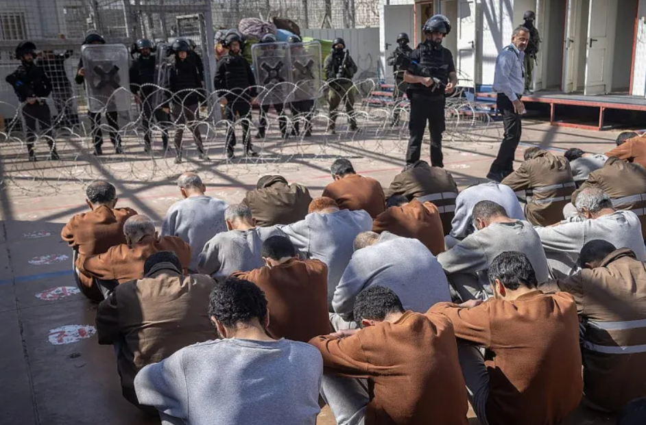 "الإفتاء": "قانون إعدام الأسرى" يعطي غطاء قانونياً للفتك بالمعتقلين ويشرعن إبادتهم