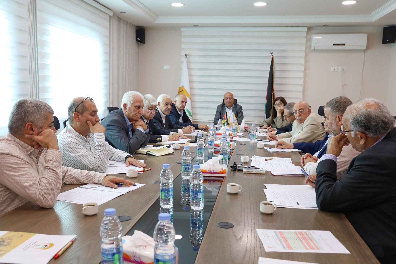 اللجنة التنفيذية لمنظمة التحرير ترفض تسريح موظفي الأونروا وتطالب بتحرك دولي عاجل لتأمين التمويل المستدام