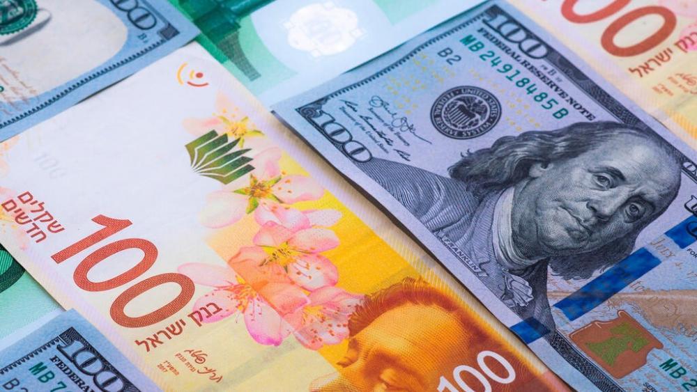 الشيكل يسجل رقمًا قياسيًا هو الأعلى منذ 30 عامًا والدولار ينهار