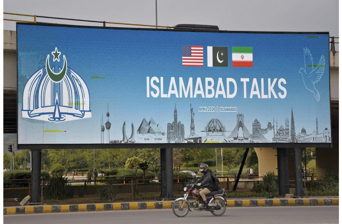 إيران: وفدنا التفاوضي لن يلتقي بالوفد الأمريكي في باكستان طالما استمر الحصار البحري