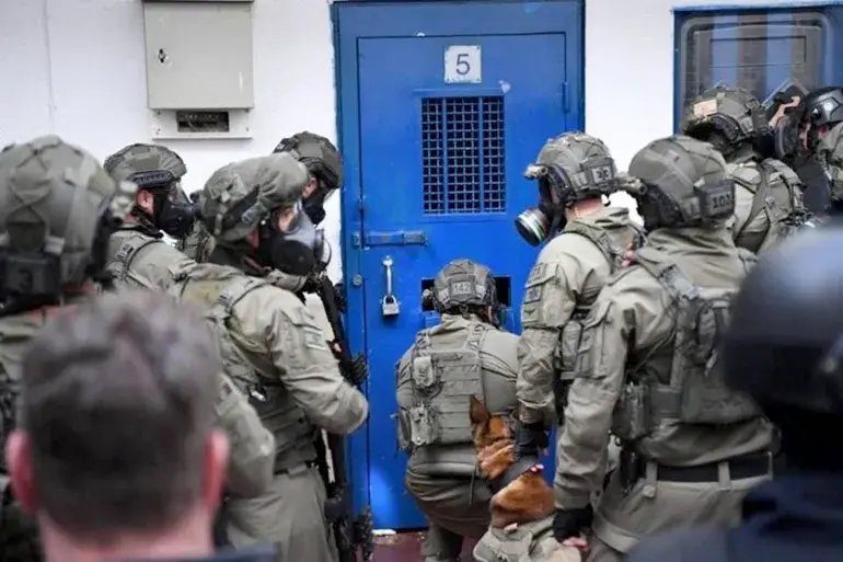 حماس: الأسرى يواجهون ممارسات وحشية وظروف لا إنسانية