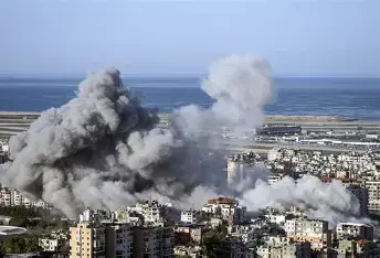 استشهاد 26 لبنانيًا وإصابة أكثر من 100 جراء الغارات الإسرائيلية