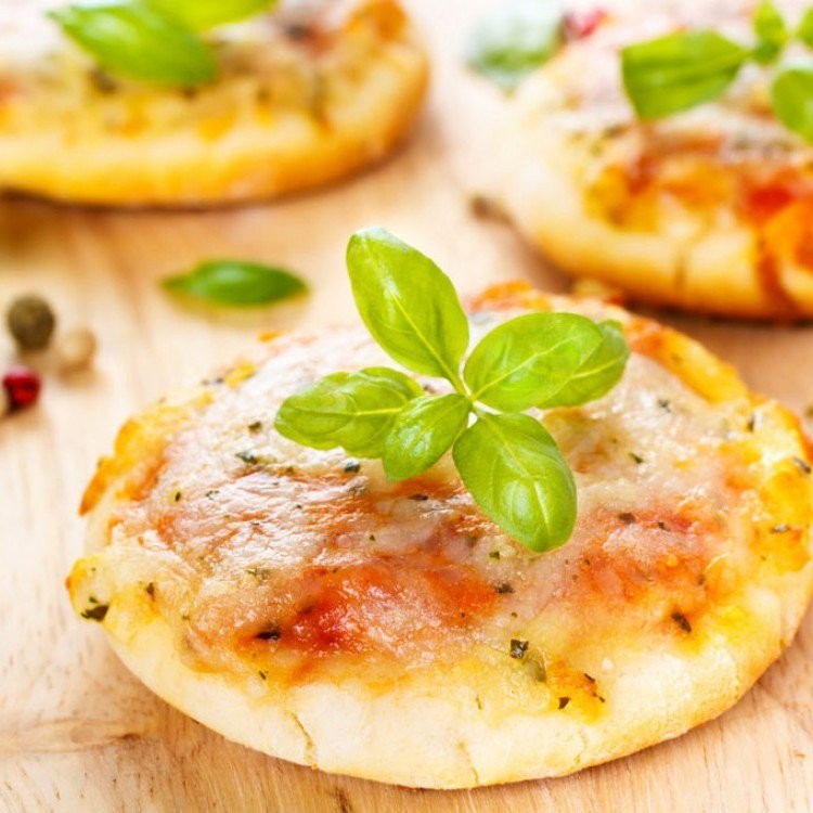 طريقة عمل "ميني بيتزا" سريعة و لذيذة