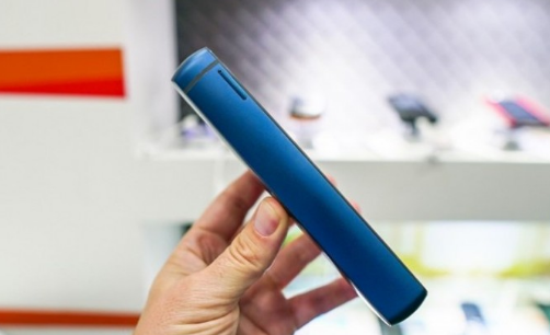 شاهدوا: ظهور أغرب "هاتف" لهذا العام "ببطارية" تعمل 50 يوما!