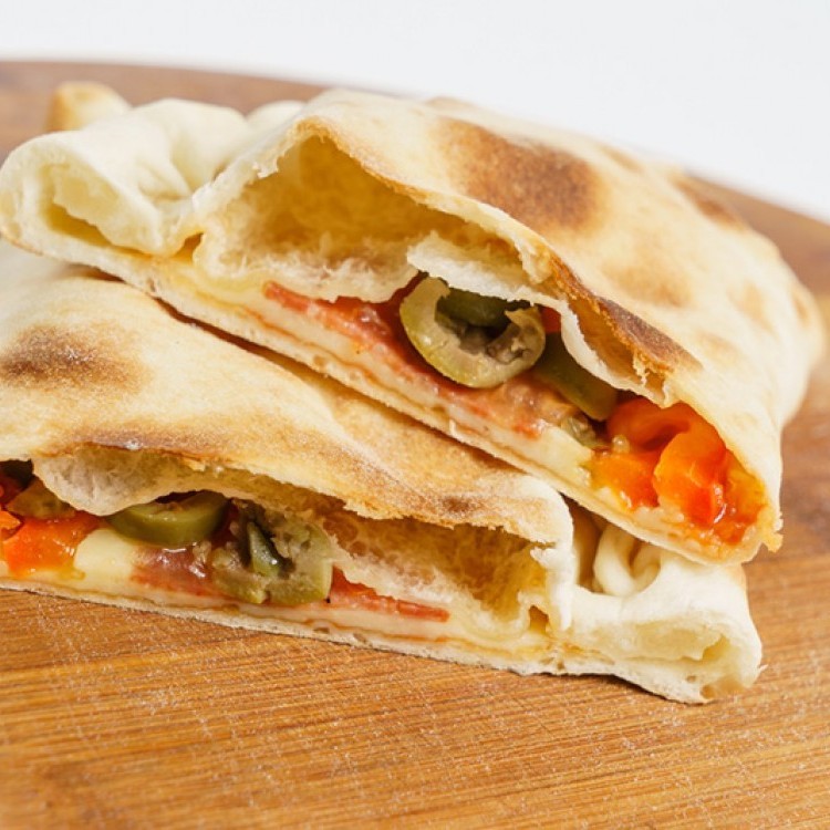 طريقة عمل "معجنات" بحشوة "البيتزا"