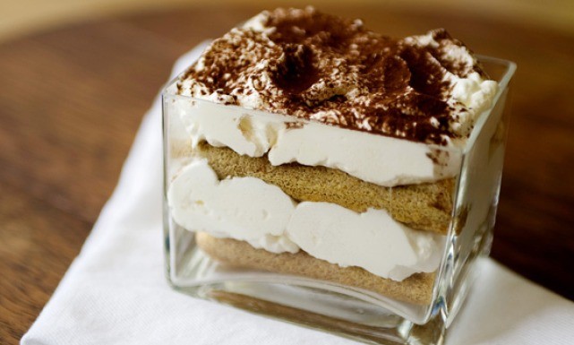 بالفيديو: طريقة تحضير "حلى كاسات" الكنافة