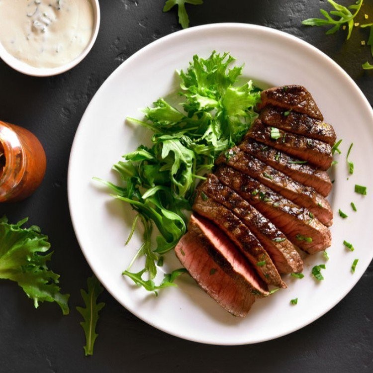 طريقة عمل "ستيك بصلصة الباربيكيو"