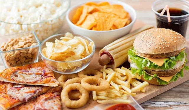 تعرفوا عليها: 10 أطعمة "يجب نسيانها" إن كنت تعاني ارتفاع ضغط الدم