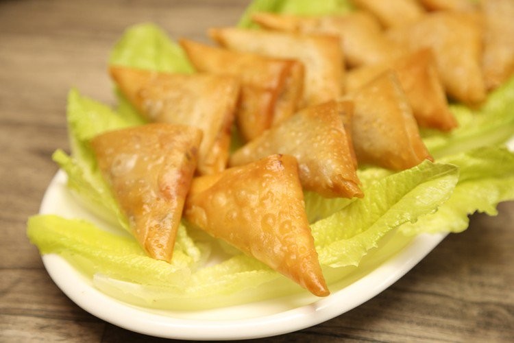 بالفيديو: طريقة عمل "سمبوسة" الأجبان