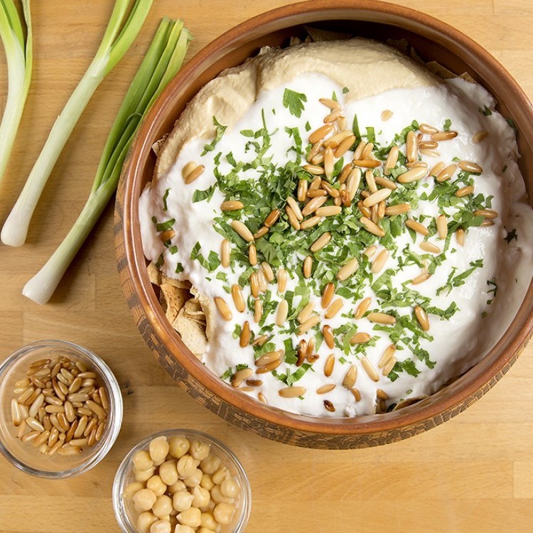 بالفيديو: طريقة تحضير "فتة الحمص"