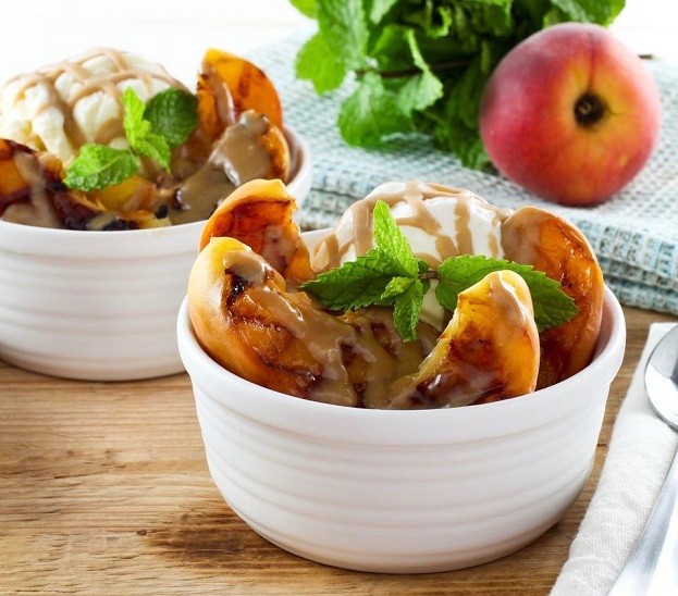 طريقة تحضير "حلى الخوخ "بالآيس كريم