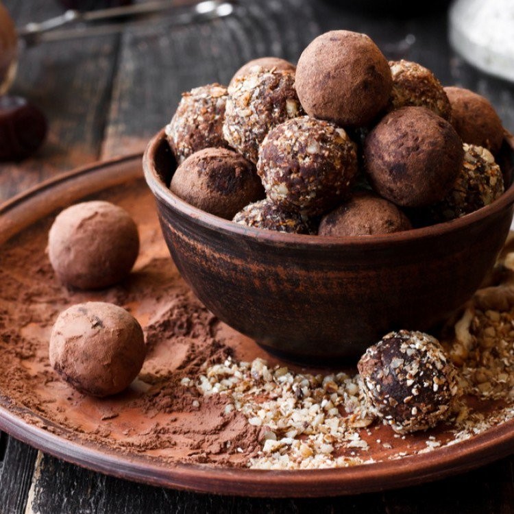 طريقة تحضير "ترافل الشوكولاتة" بالمكسرات