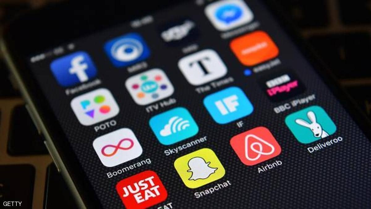 خصوصية "آيفون" مخترقة والتطبيقات في دائرة الاتهام