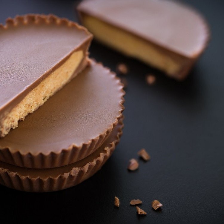 طريقة تحضير "حلى الشوكولاتة" بزبدة الفول السوداني بثلاث مكونات