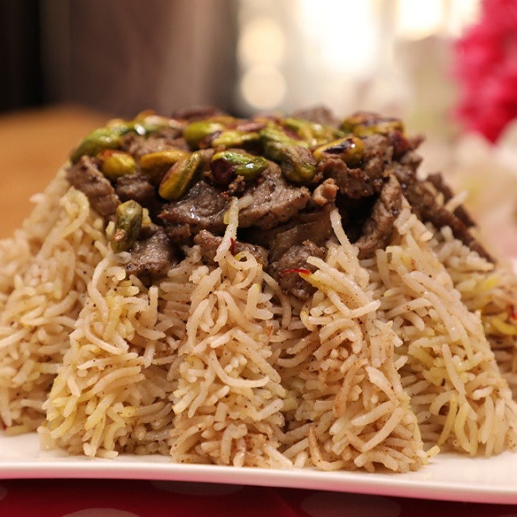 بالفيديو: طريقة عمل "الأرز المبهر" على الطريقة الأصلية