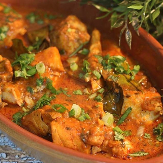 بالفيديو: طريقة تحضير"السمك" بصلصة الكاري