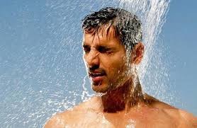 بالفيديو: خطير جدا .. هل "الشيطان" يُشاهد "أجسامنا" أثناء الاستحمام؟