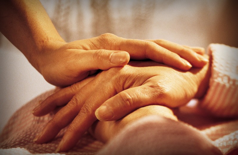 بالفيديو: مواقف وعبر عن "بر الوالدين" سوف تغير حياتك