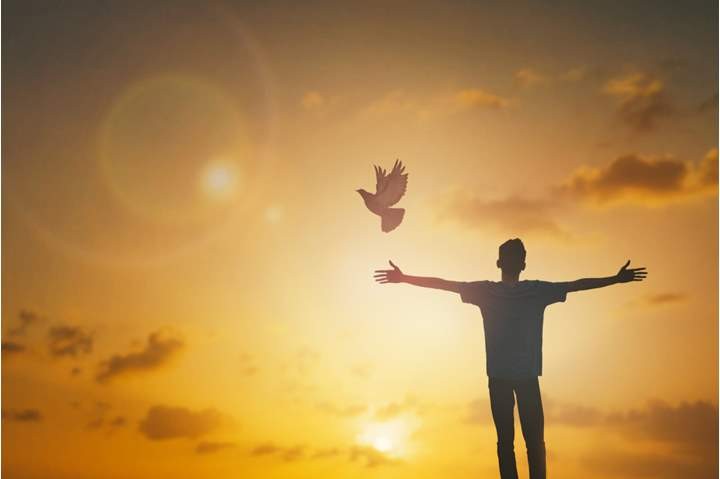 بالفيديو : ديننا يدعو الى التفاؤل وحسن الظن بالله