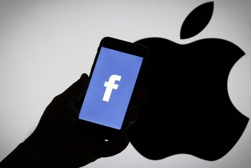 شاهدوا: الحرب تشتعل بين "فيسبوك وأبل" والسبب "أنت"