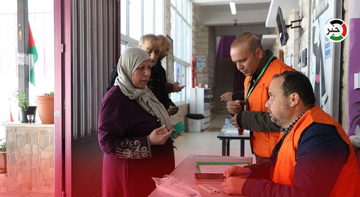 بالفيديو: عدسة "خبر" ترصد سير المرحلة الثانية من عملية الانتخابات المحلية في رام الله