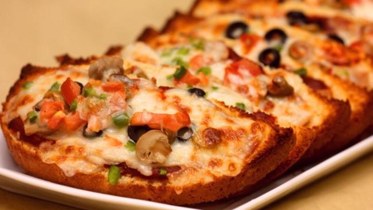 بالفيديو: طريقة تحضير بيتزا التوست