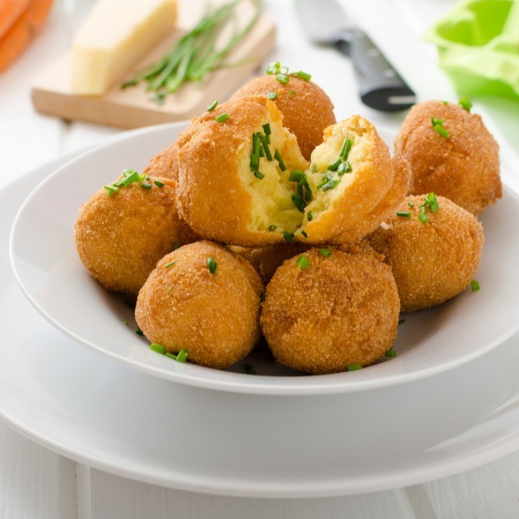 كرات البطاطس المقلية بالبشاميل