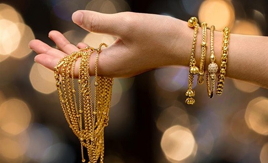 خطير جدا.. ما حكم بيع ذهب الزوجة دون علمها