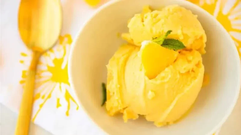 وصفة آيس كريم المانجو وجوز الهند