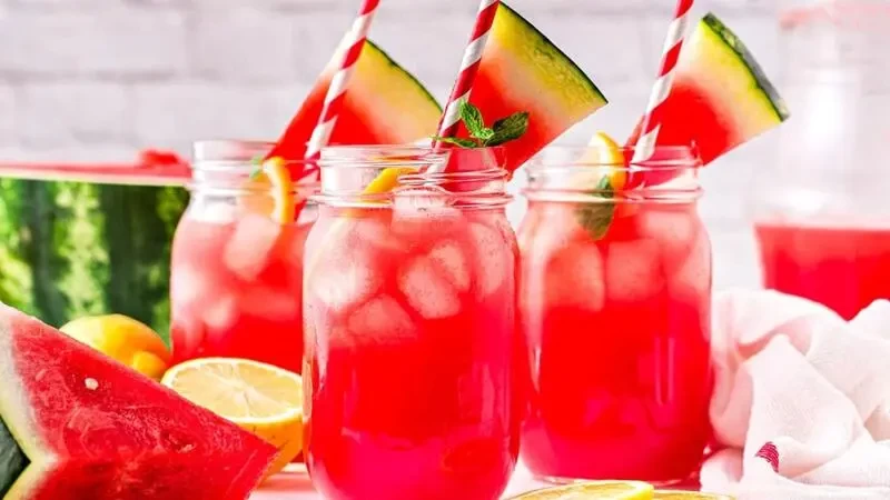 مشروبات باردة.. ليموناضة البطيخ