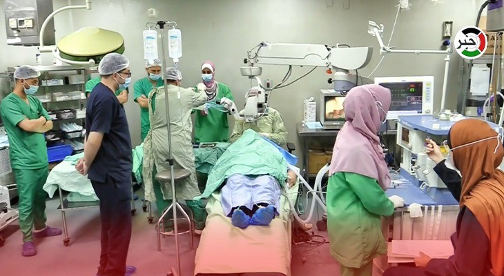 بالفيديو: نجاح أول عملية زراعة قرنية لامرأة غزّية بأيدٍ محلية
