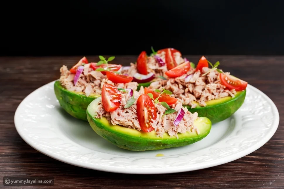 قوراب الأفوكادو بسلطة التونة