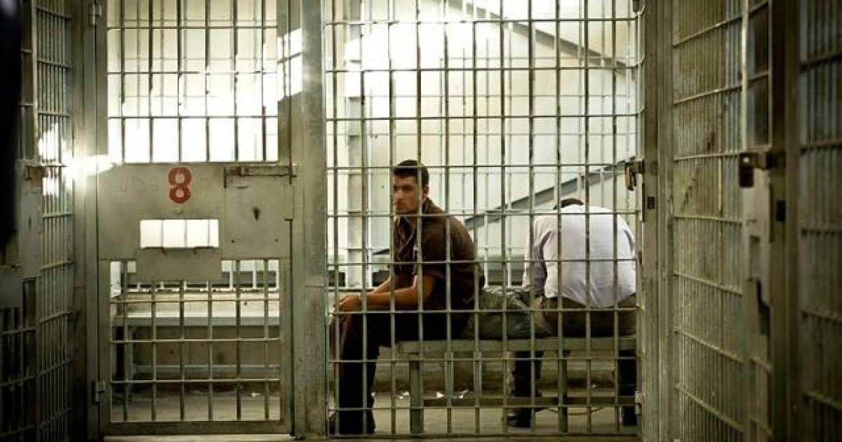 تقرير: أمهات الأسرى.. كيف سنجلس على مائدة الإفطار وأمعاء أبنائنا خاوية؟!