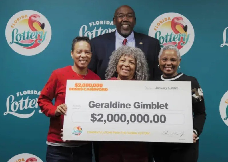 أمريكية تفوز بمليونى دولار من اليانصيب بعد إنفاق مدخراتها لعلاج ابنتها