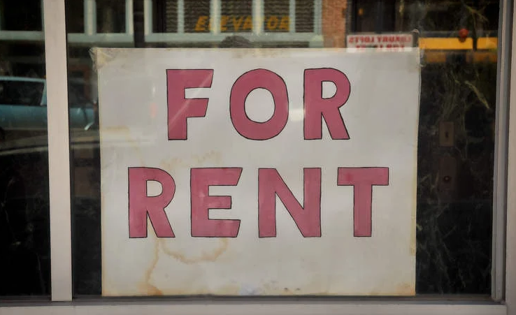 مستأجر يتعمد إرسال الإيجار لصاحب المنزل ناقصا بمقدار "سنت" واحد أسبوعيًا