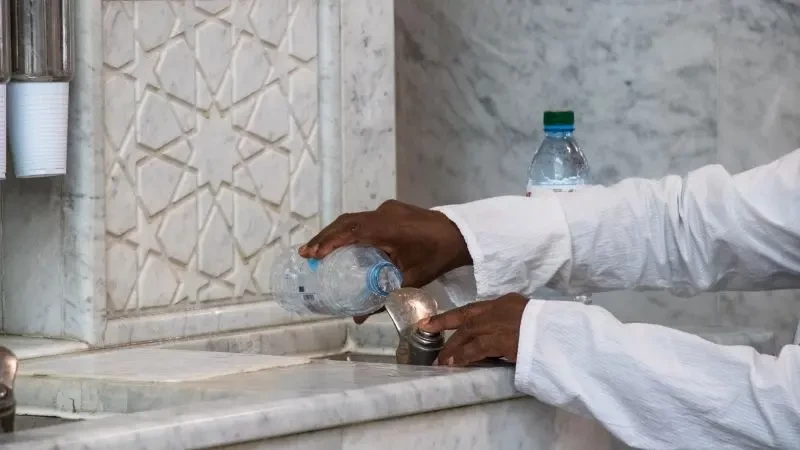 دعاء عند شرب ماء زمزم - مكتوب