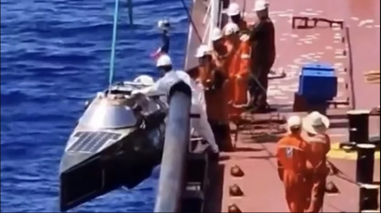 إنقاذ مغامر فرنسي ضل طريقه 137 يومًا فى المحيط