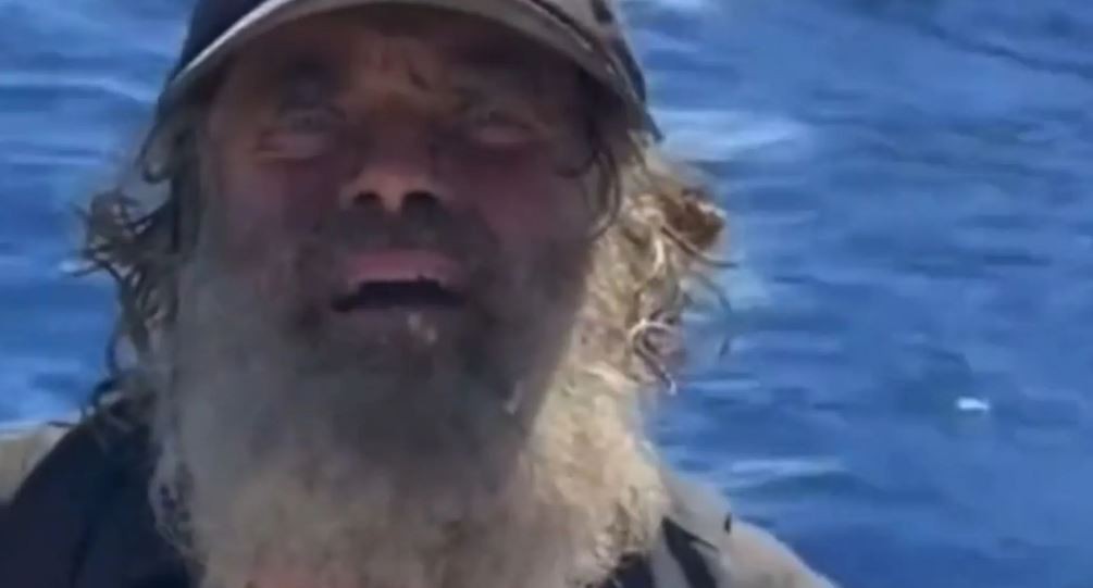 فيديو: إنقاذ بحار ظل تائها فى المحيط لعدة أشهر