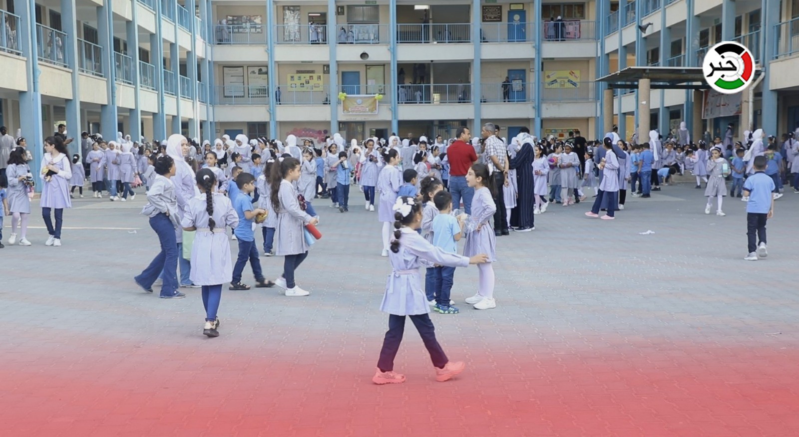 تقرير بالفيديو: بدء العام الدراسي الجديد وسط تحذيراتٍ من أزمة مالية تواجه "أونروا"