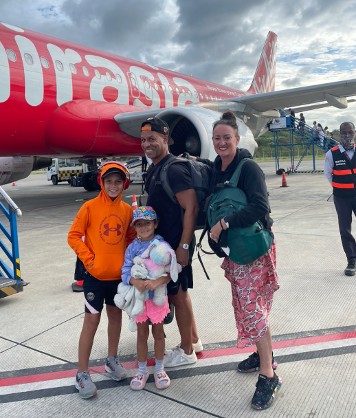 أسرة بريطانية تخرج أطفالها من المدرسة لتسافر بهم حول العالم