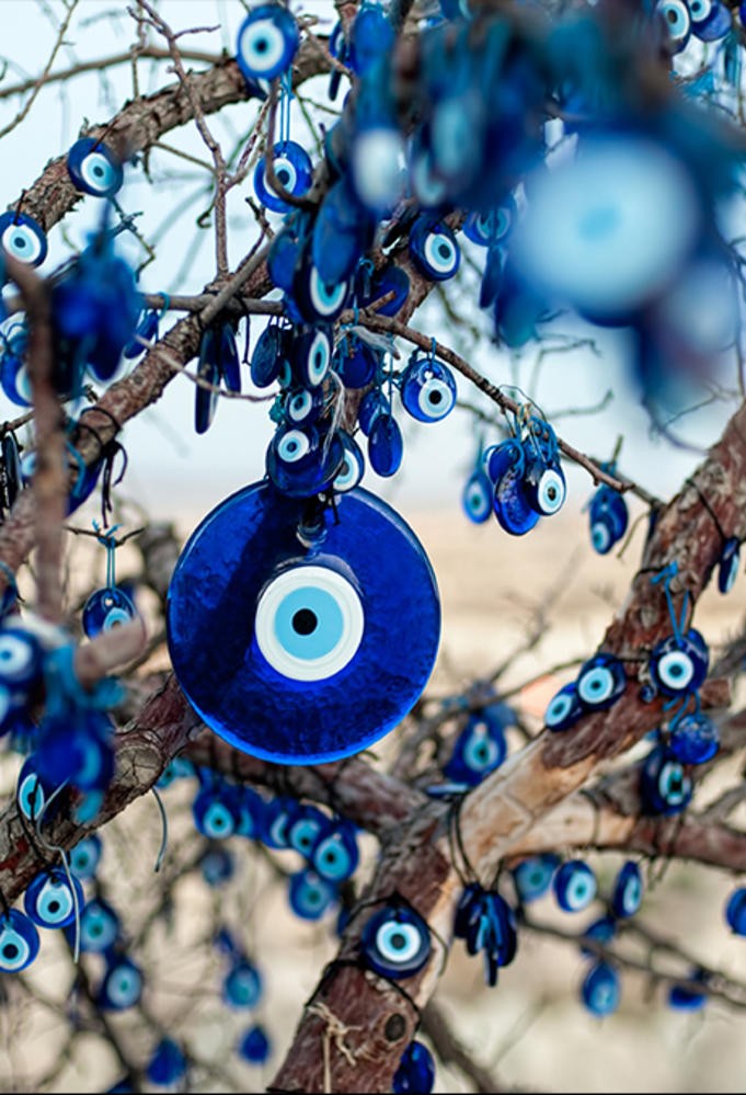 أبراج فلكية تعتقد أنها محسودة طوال الوقت