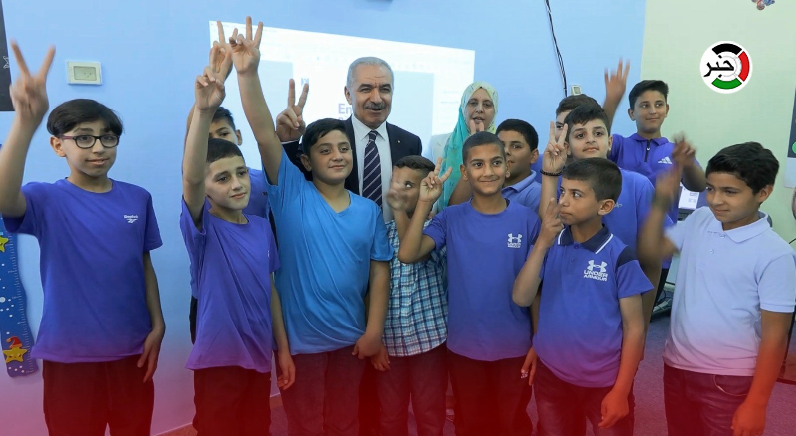 بالفيديو: اشتية يفتتح العام الدراسي الجديد من مدرسة دير بوان الثانوية في رام الله 