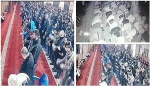 ثبات رغم الاهتزازات.. فيديو يوثق لحظة وقوع زلزال المغرب داخل مسجد