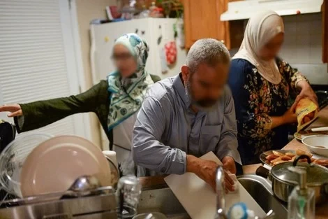 تقرير: الحياة المشتركة بين الزوجين في عيون الغزّيين.. مع أم ضد؟!