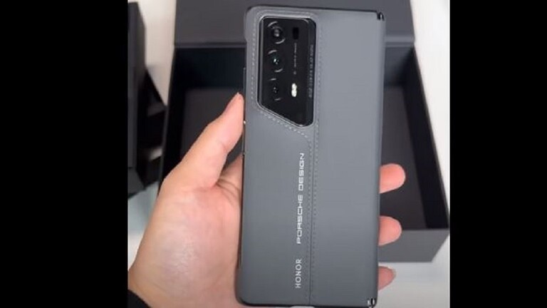 Honor تكشف عن هاتف متطور قابل للطي