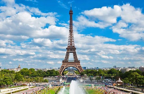 6,3 مليون شخص زاروا برج إيفل في العام الماضي